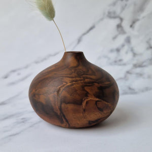 Sunny Beaux English Walnut Root squat vase (Sunny87)