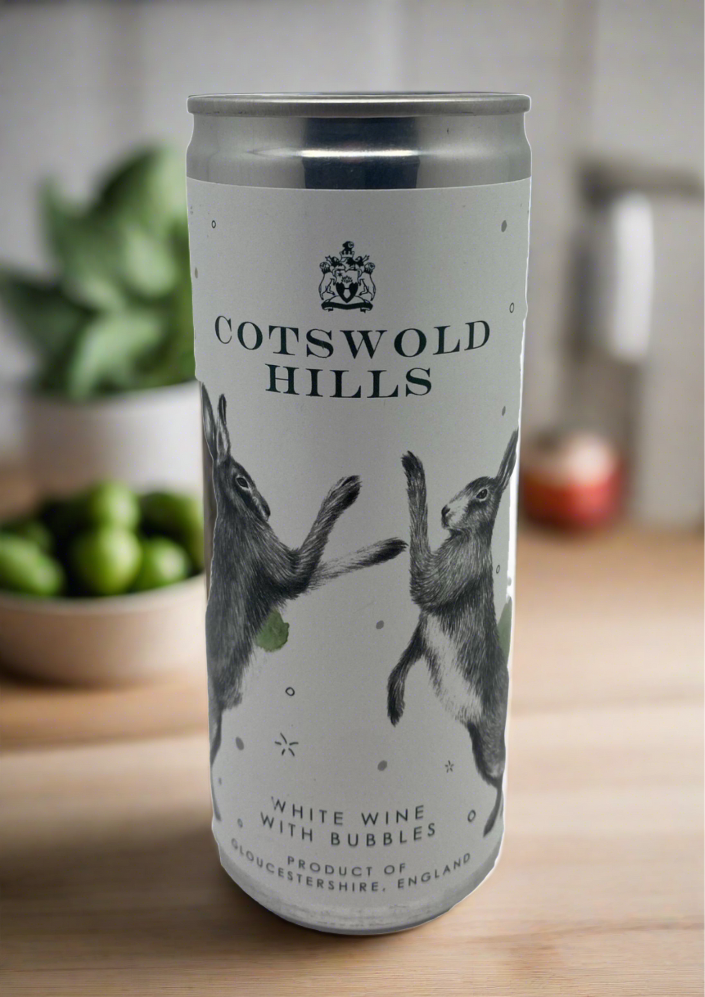 Cotswold Hills White wine with bubbles 250ml can 12% Vol – The Made in ...